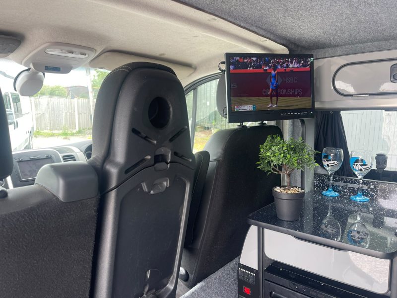 2014 RENAULT TRAFIC SPORT TDi 1.6ltr DIESEL (25)