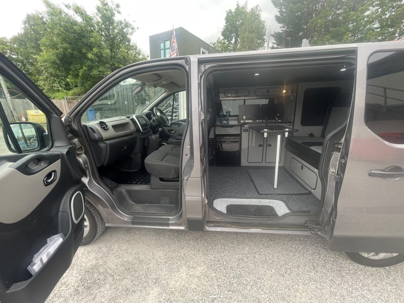 2014 RENAULT TRAFIC SPORT TDi 1.6ltr DIESEL (26)
