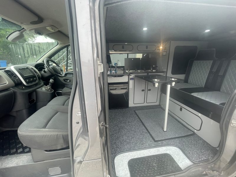 2014 RENAULT TRAFIC SPORT TDi 1.6ltr DIESEL (27)