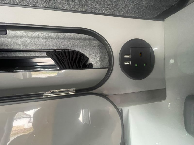 2014 RENAULT TRAFIC SPORT TDi 1.6ltr DIESEL (45)