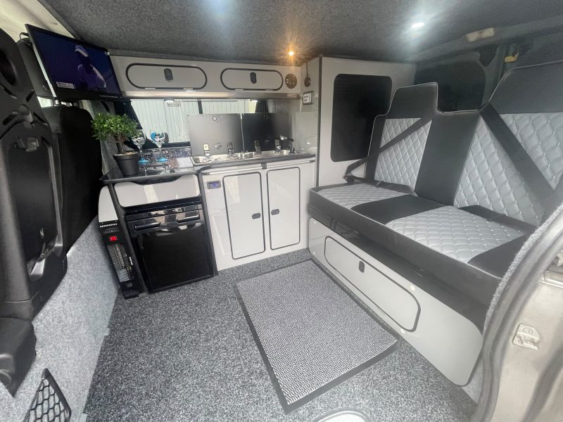 2014 RENAULT TRAFIC SPORT TDi 1.6ltr DIESEL (9)