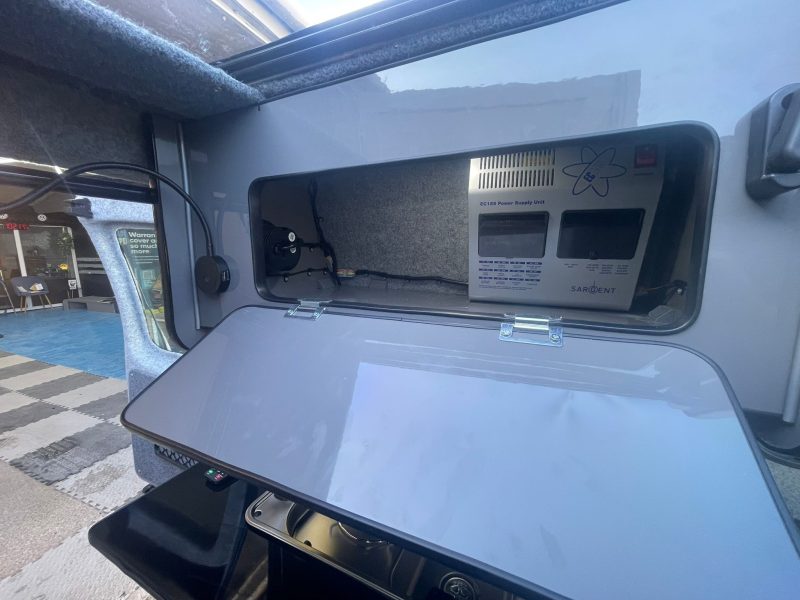 DSG Auto 2013 VW Caddy Highline Camper (10)