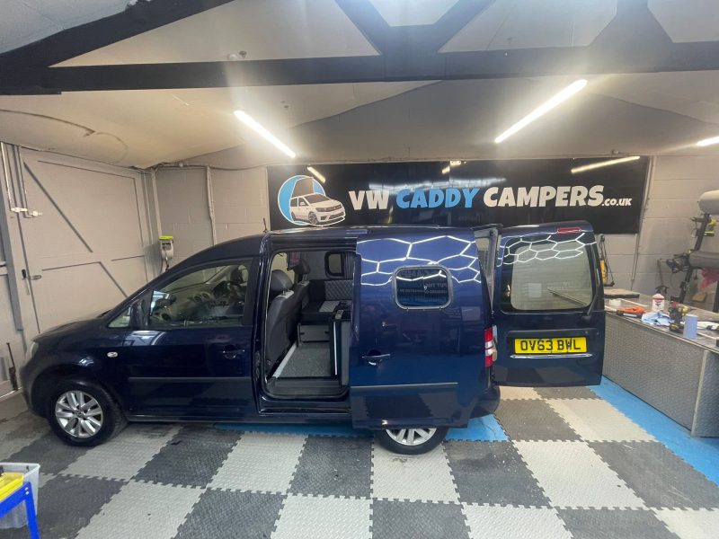 DSG Auto 2013 VW Caddy Highline Camper (46)