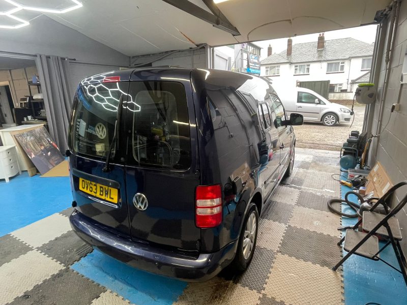 DSG Auto 2013 VW Caddy Highline Camper (6)