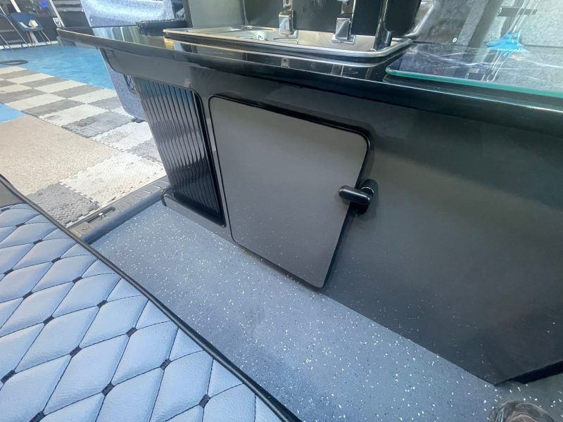 DSG Auto 2013 VW Caddy Highline Camper (68)